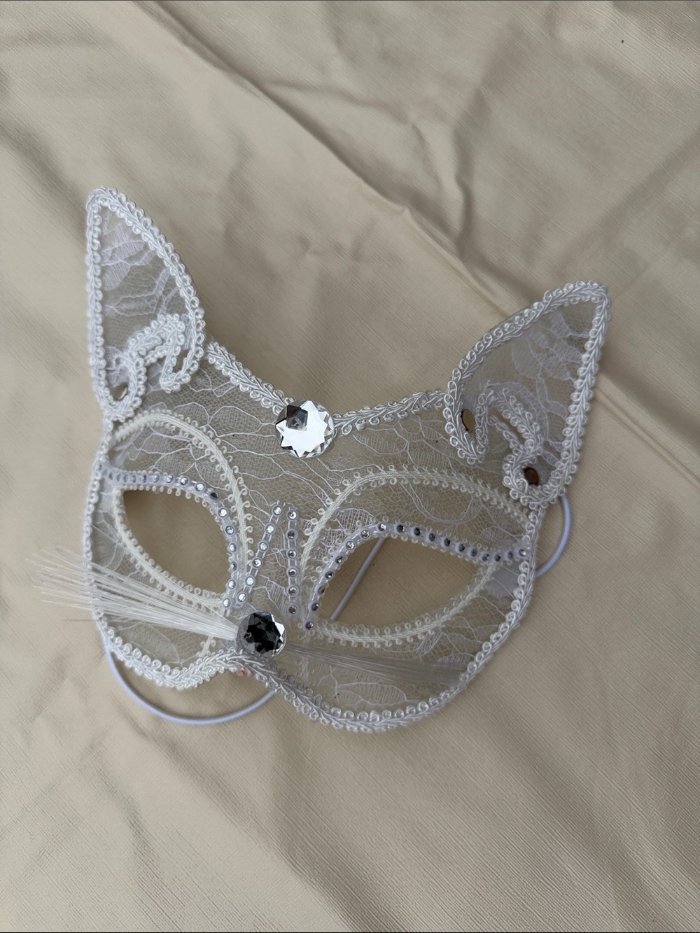 White Lace Cat Mask with Rhinestones